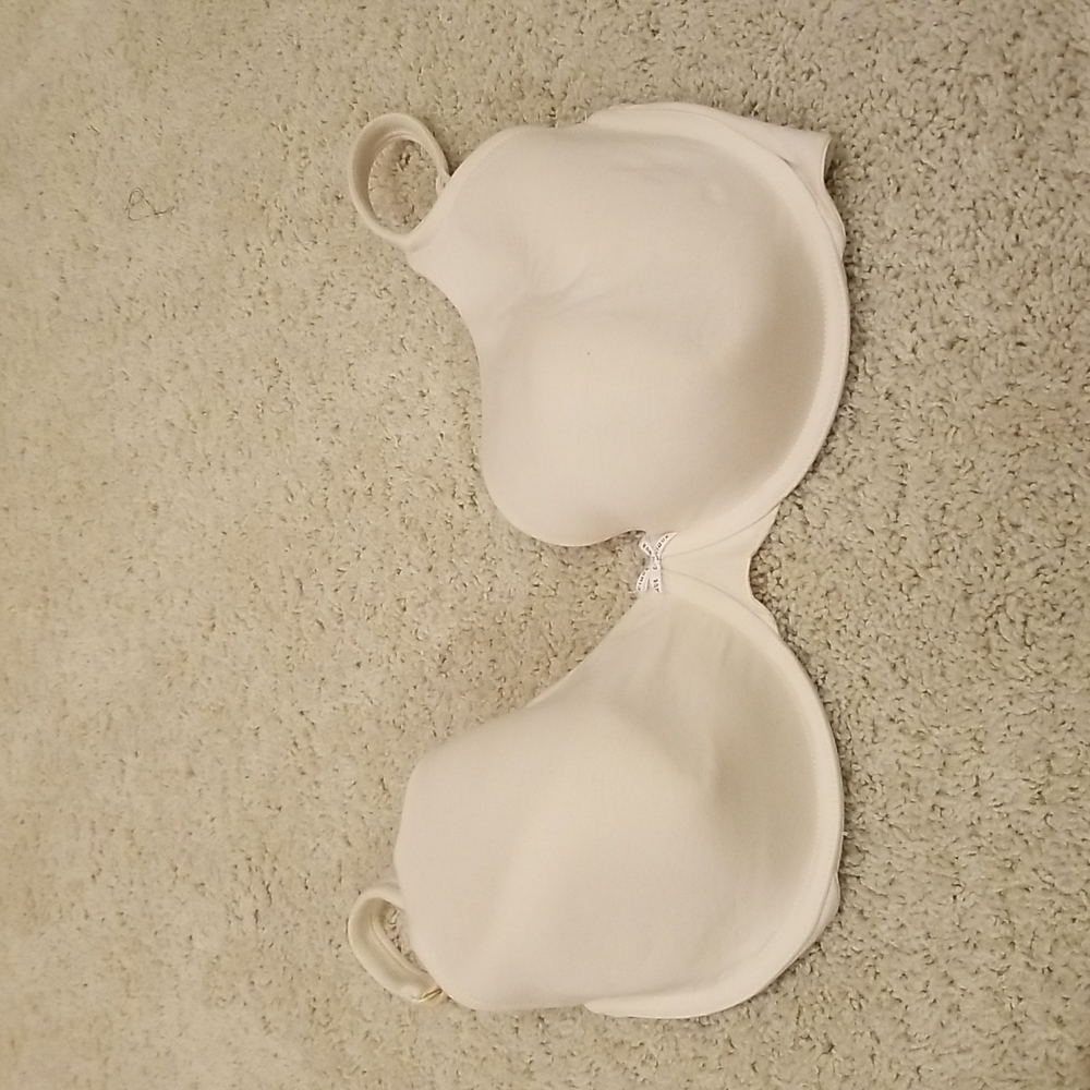 Nude T-shirt bra